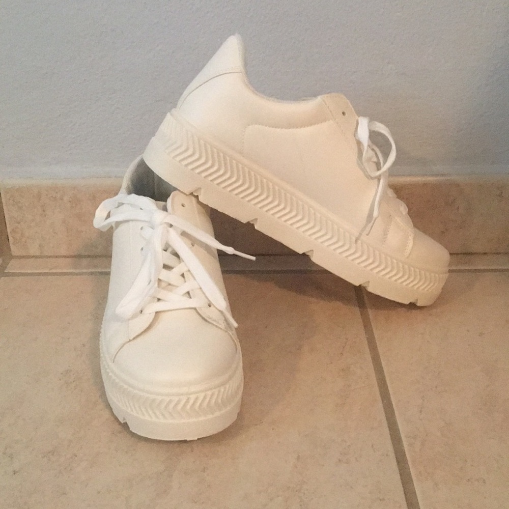White chunky sneakers